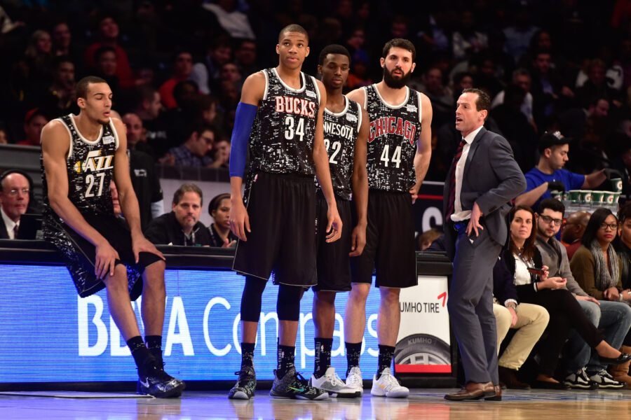 密尔沃基雄鹿训练开放日,今夜队长鼓劲引欢呼,葡超在即,更衣室氛围转暖的简单介绍 密尔沃基雄鹿训练开放日,今夜队长鼓劲引欢呼,葡超在即,更衣室氛围转暖的简单介绍