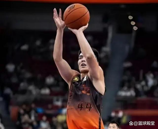 NBA总决赛倒计时，山东男篮清晨状态回暖，细节引发关注，态度坚定，控场能力受关注的简单介绍