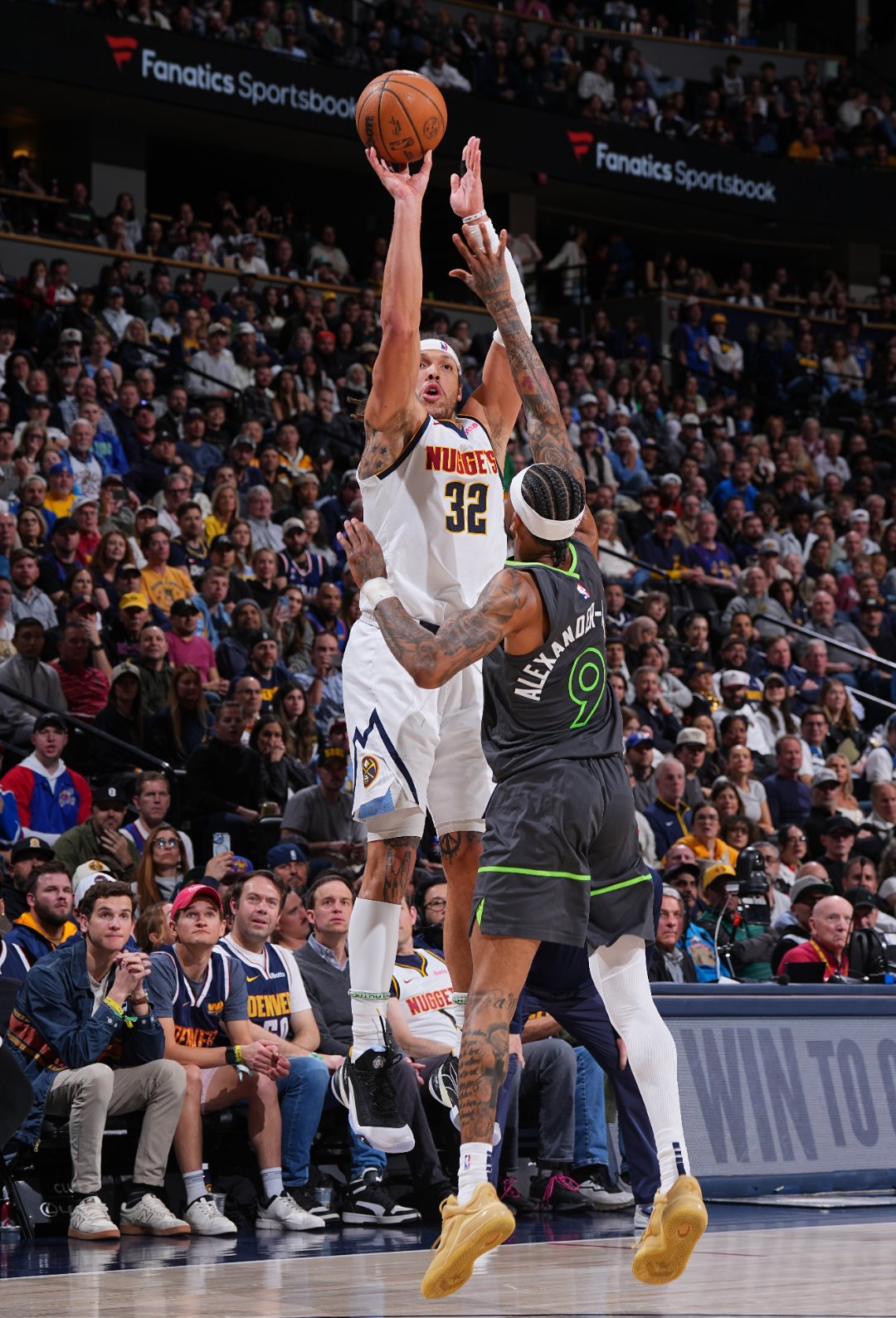 包含集结日奥兰多魔术伤情更新——NBA常规赛节点到来，赛场秩序良好，球探报告显示潜力的词条