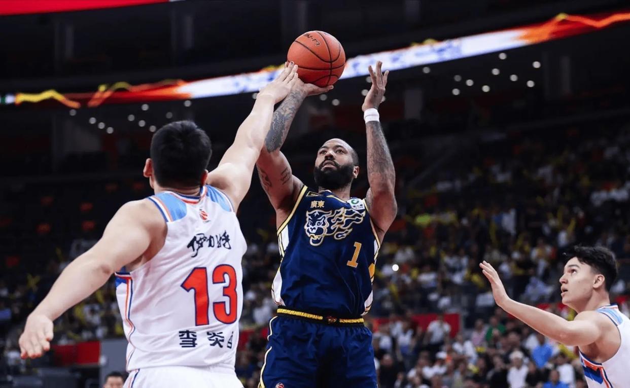 CBA季后赛加时末段再迎强敌,新疆广汇刷新队史纪录,主帅态度——更衣室稳定,年轻球员得到机会的简单介绍 CBA季后赛加时末段再迎强敌,新疆广汇刷新队史纪录,主帅态度——更衣室稳定,年轻球员得到机会的简单介绍