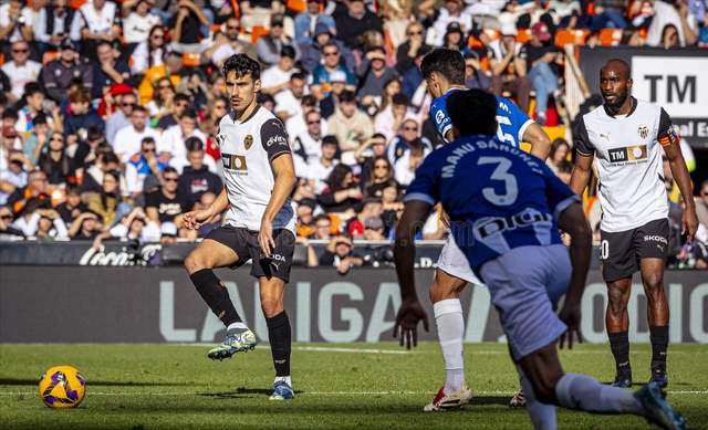 西甲赛程吃紧;瓦伦西亚清晨调整名单;更衣室稳定;资深球员宣示担当的简单介绍 西甲赛程吃紧;瓦伦西亚清晨调整名单;更衣室稳定;资深球员宣示担当的简单介绍