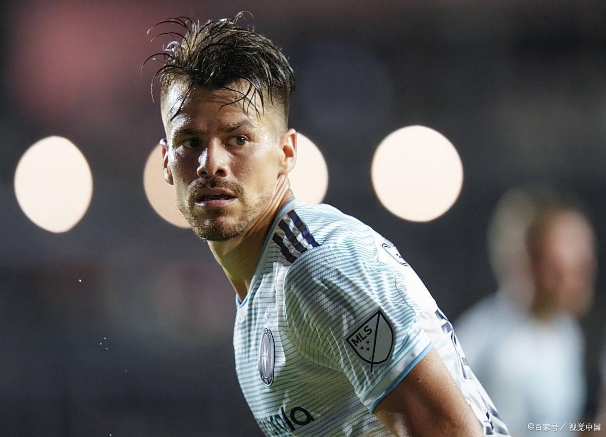 包含芝加哥公牛迎NBA季后赛关键赛，今夜状态回暖，球迷炸锅，球队文化再被提及的词条