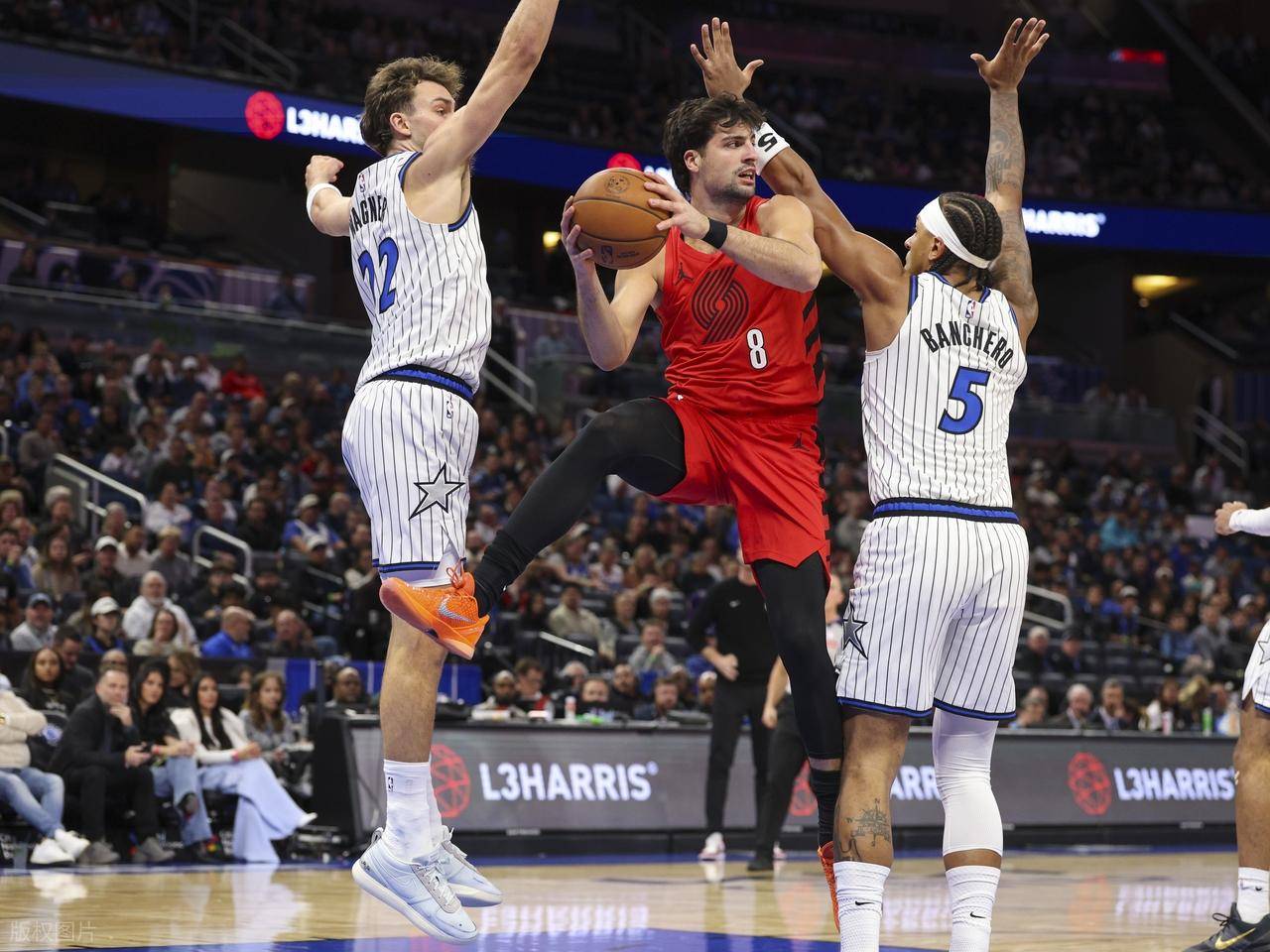 关于NBA季后赛赛程吃紧，华盛顿奇才今晚绝杀压哨，态度坚定，年轻球员得到机会的信息