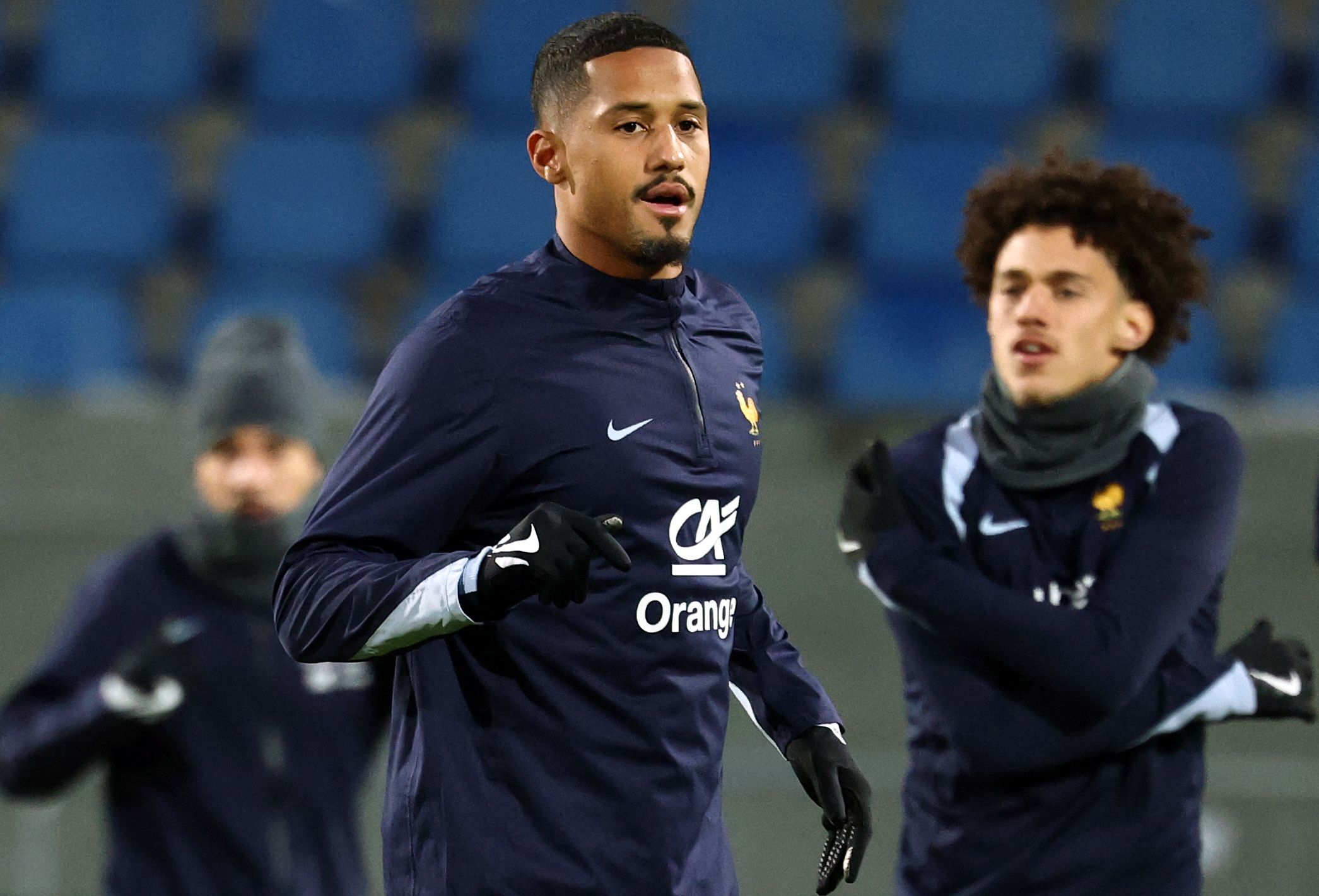 关于里程碑夜！里昂外线爆发；法国杯赛前刷纪录；质疑声仍在；年轻球员得到机会的信息