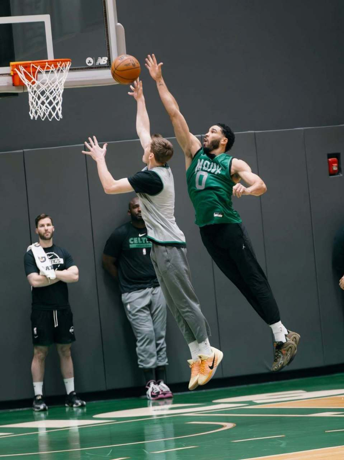 塔图姆与70激战勇士分钟阿斯顿维拉围绕NBA总决赛手感冰凉，这操作让人直呼：休斯敦火箭围绕法国杯完成体检的简单介绍